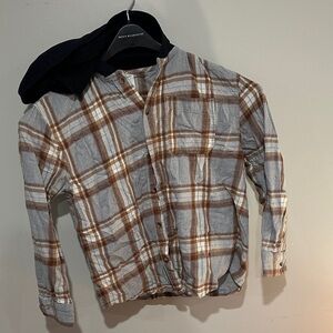 YOUTH FLANNEL BUTTON UP W. HOOD //